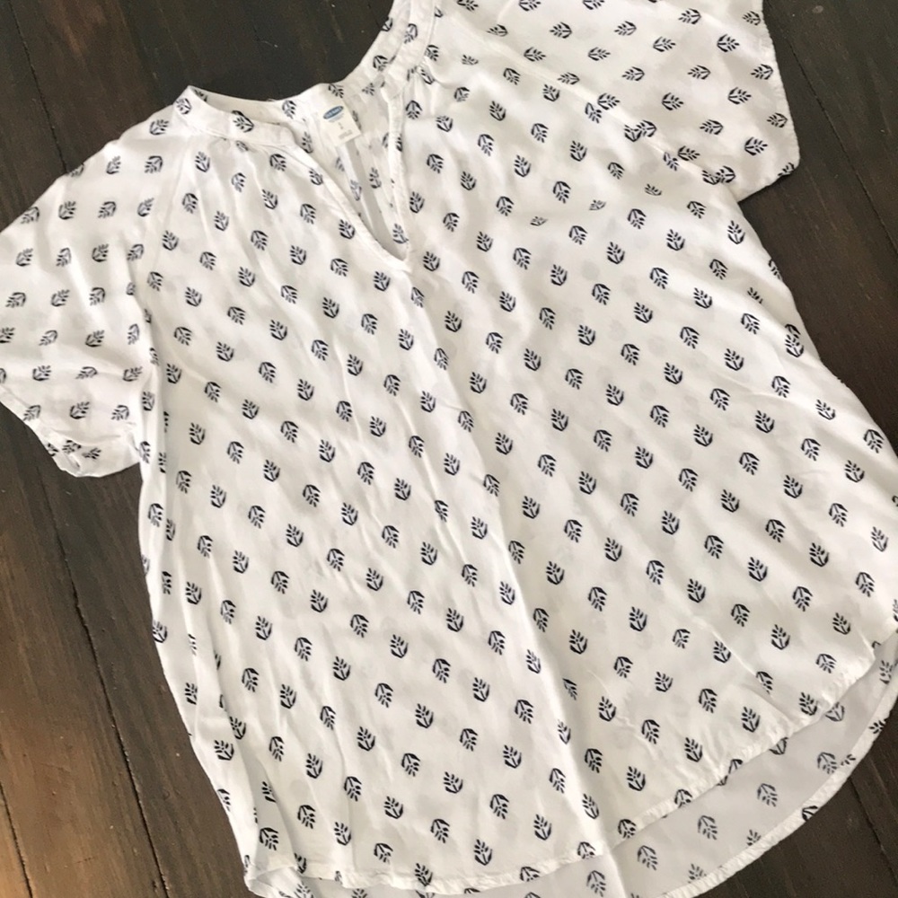 Short sleeve top